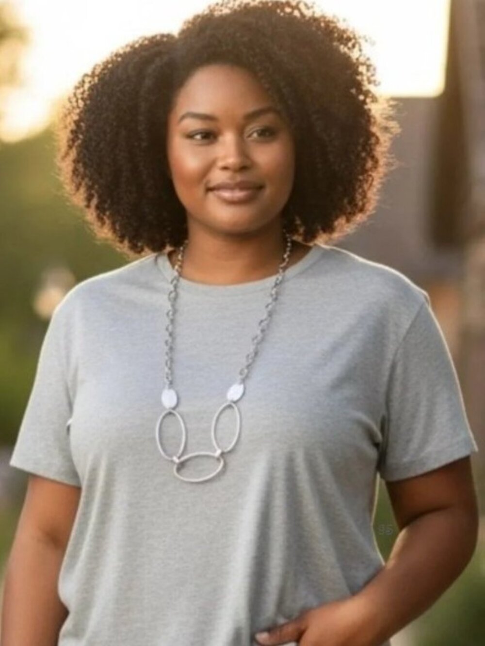 Silver‑Tone Interlocking Rings Pullover Minimalist Statement Necklace – 17" Drop